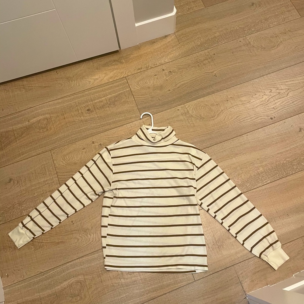 Stripe turtle neck- Jeri Jo